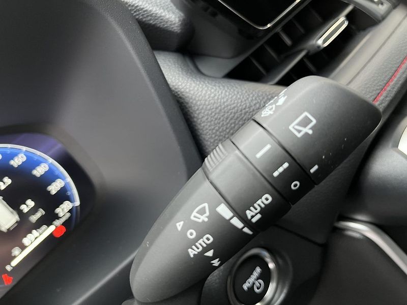 Toyota RAV4 2.5 TNGA PHEV Executive JBL - fotka 16 z 28