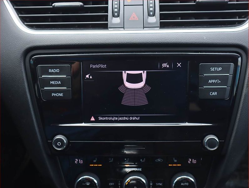 Škoda Octavia (2018) 2.0 TDI, 4X4, Automat - fotka 16 z 19