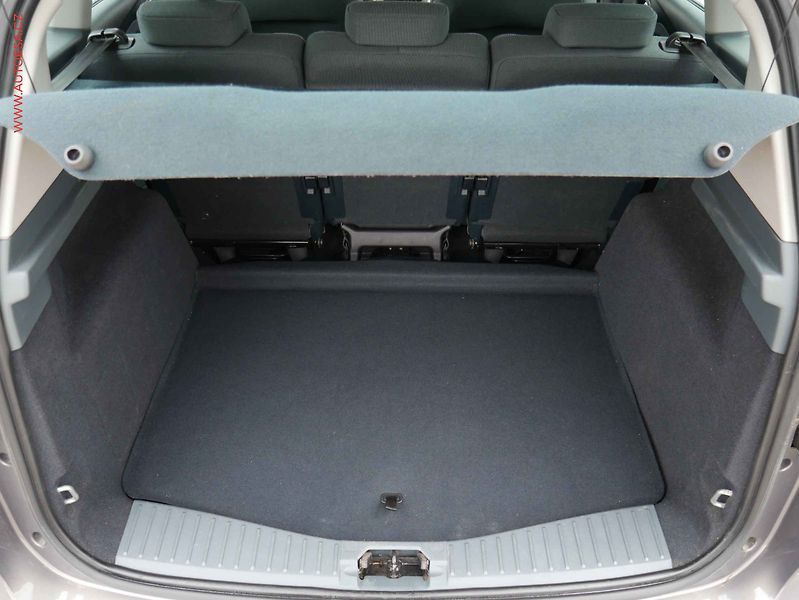 Ford C-MAX (2012) 1.6i, AC, tažné - fotka 7 z 18