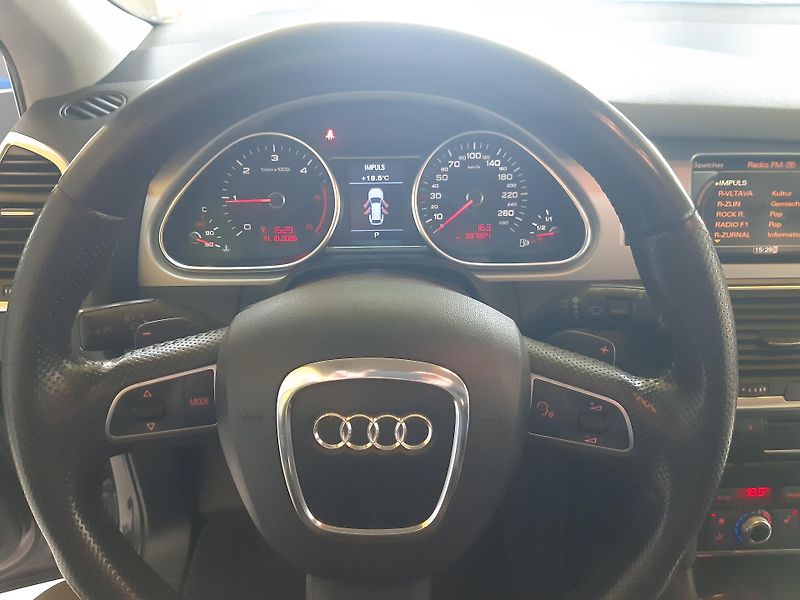 Audi Q7 3.0 TDI  - fotka 12 z 23