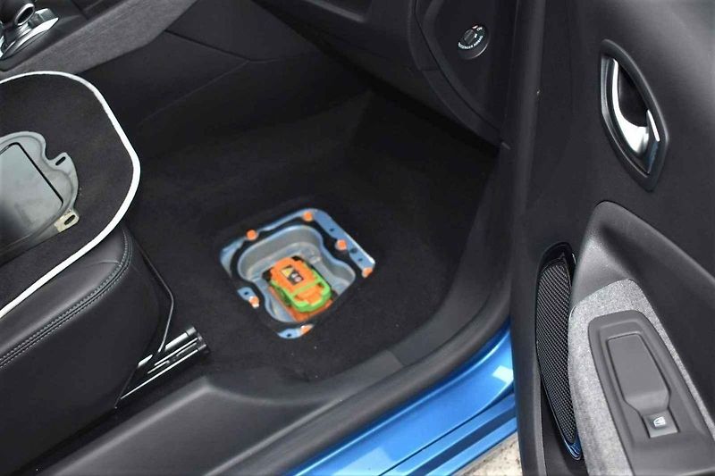 Renault testuje uhašení elektromobilu po zapálení jeho interiéru