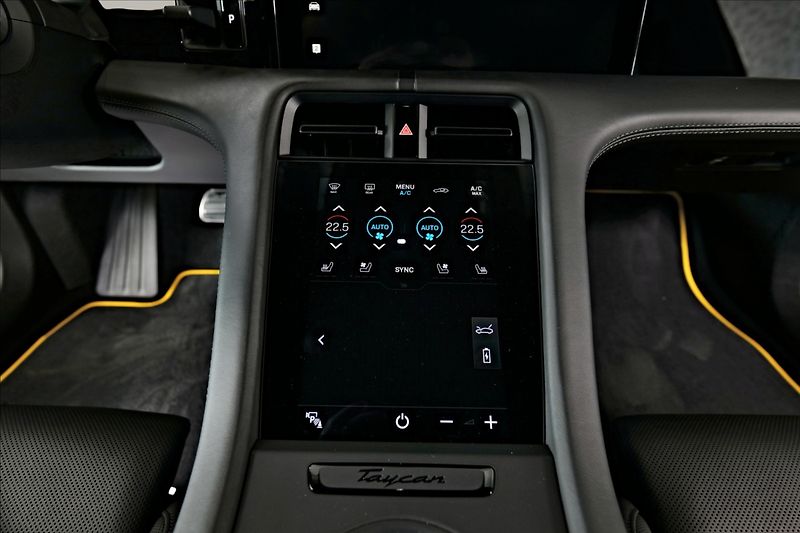 Porsche Taycan TURBO S / REZERVACE - fotka 19 z 24