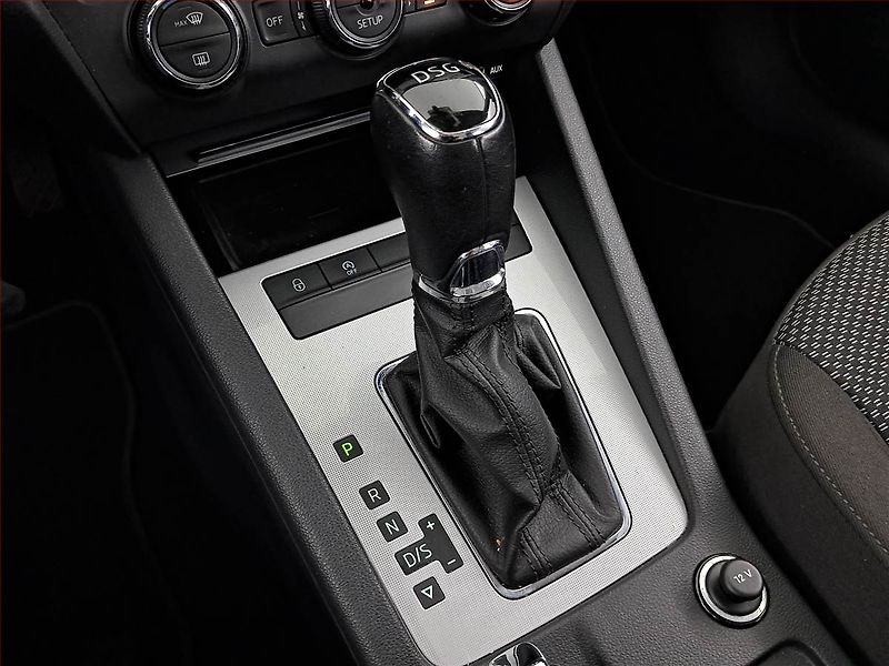 Škoda Octavia (2013) 1.6 TDI, Automat, Navi - fotka 13 z 16