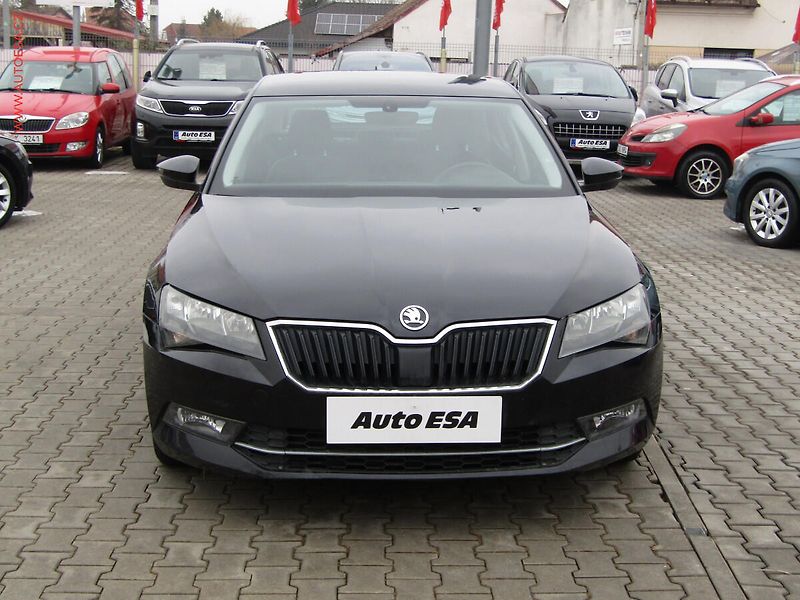 Škoda Superb (2018) 2.0 TDi, Active - fotka 2 z 17