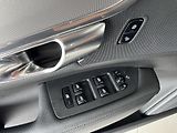 Volvo V90 T6 AWD*Recharge*KeyLess*Tažné - náhled 29