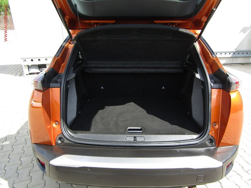 Peugeot 2008 (2021) 1.2 PT, ČR, Active - fotka 7 z 19