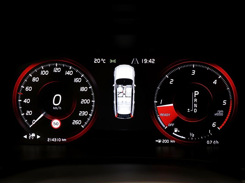 Volvo V90 2.0 D3 110kW Momentum LED - fotka 19 z 40