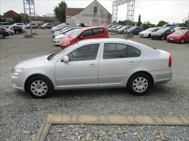 Škoda Octavia 1,4 TSI, klima, serv. kniha, - fotka 4 z 32