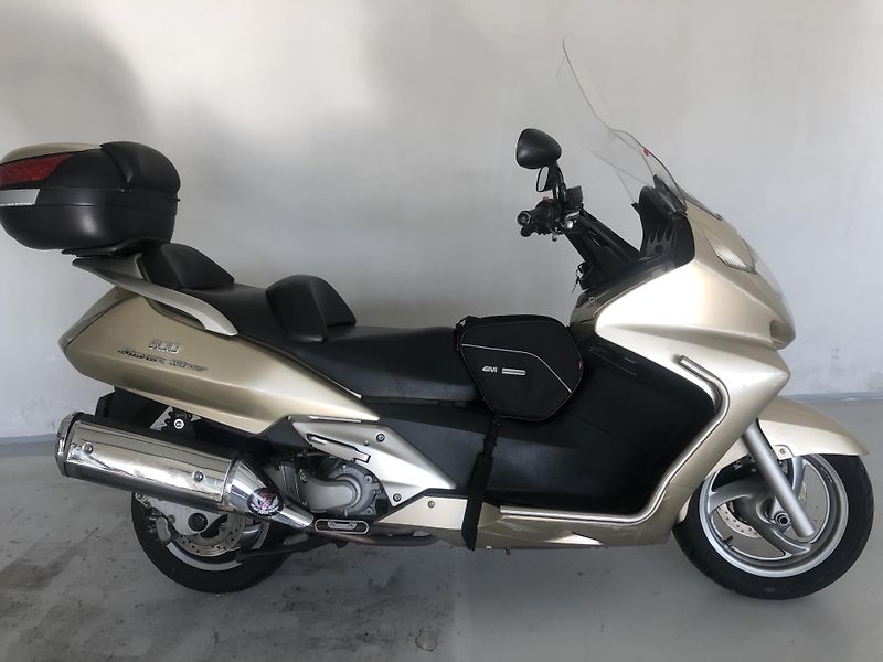 Honda FJS 600 Silver Wing - fotka 1 z 19