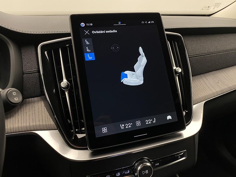 Volvo XC90 (2026) T8 AWD Plug-in DARK PLUS 7m - fotka 70 z 72