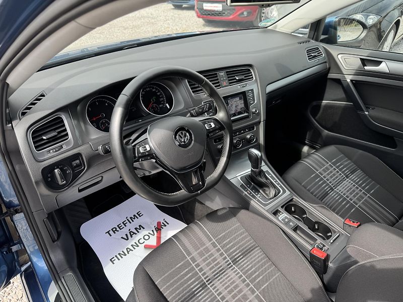 Volkswagen Golf (2015) 1.6TDi,DSG,rezervace - fotka 16 z 49