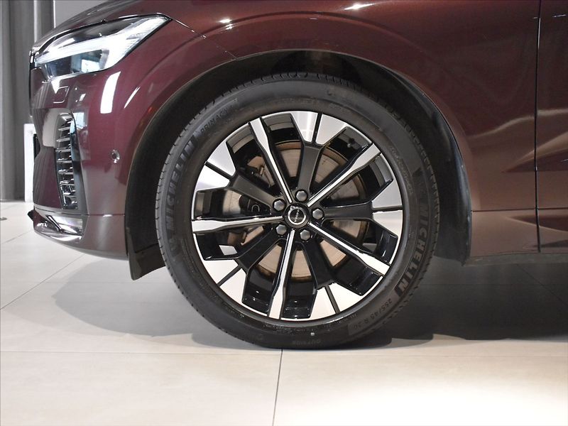 Volvo XC60 2,0 B5 AWD Ultra Pano,vzduch - fotka 7 z 22