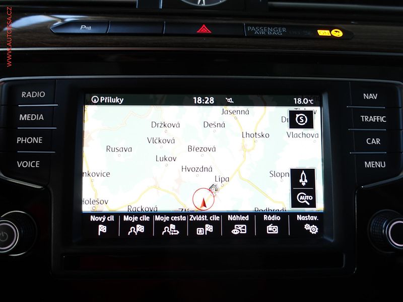Volkswagen Passat (2015) 2.0 TDi, DSG, park.asist - fotka 18 z 21