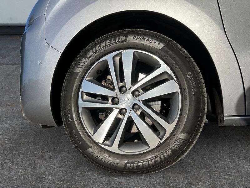 Peugeot Traveller (2021) L2 8MÍST 2.0HDi 130kW TAŽNÝ CZ - fotka 14 z 31