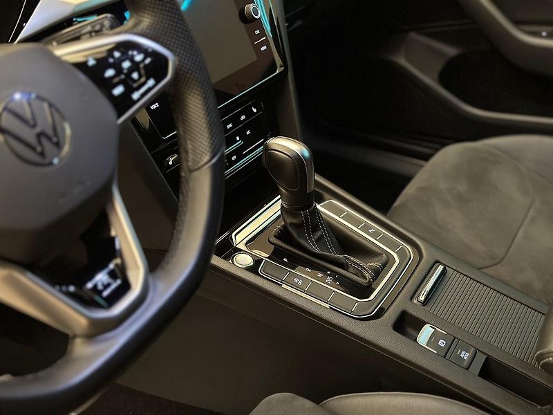 Volkswagen Arteon (2021) R-LINE 2.0 TDi SCR DSG 110 kW. - fotka 8 z 29