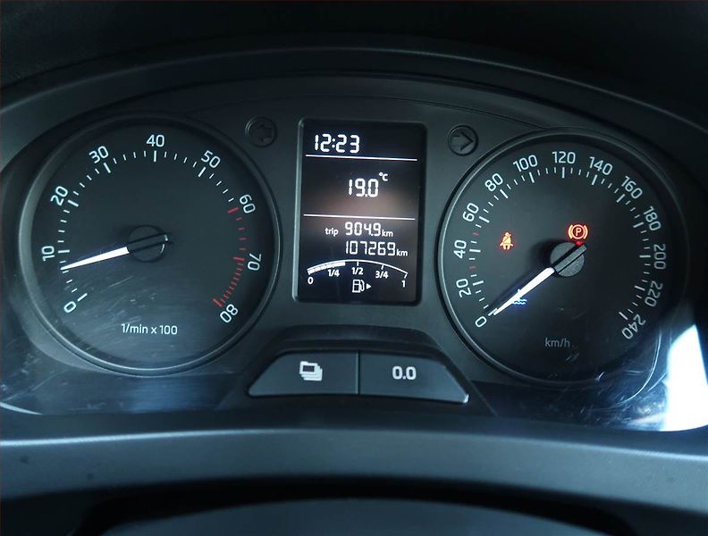 Škoda Rapid (2013) 1.2 TSI - fotka 11 z 14