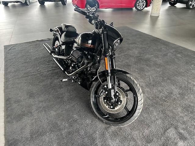 Harley-Davidson FXSE Softail Breakout CVO (2016) - fotka 5 z 26