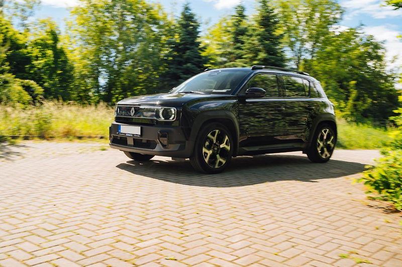 Renault 4 E-TECH (2026) 52 kWh - fotka 32 z 33