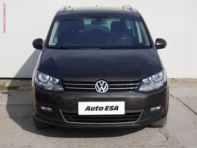 Volkswagen Sharan (2014) 2.0 TDI, panorama, autoAC - fotka 2 z 21
