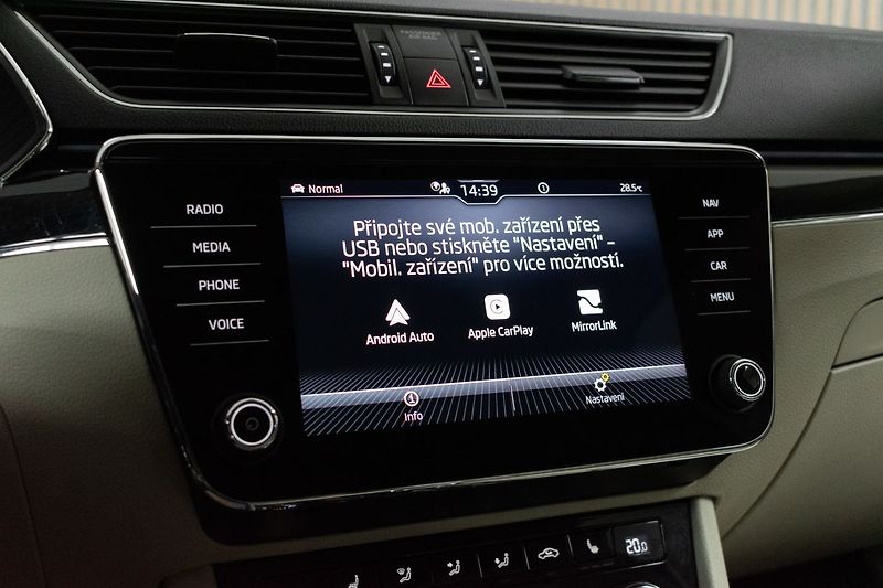 Škoda Superb TDI 147kW 4x4*L&K*TAŽNÉ*ČR 1.M - fotka 33 z 49