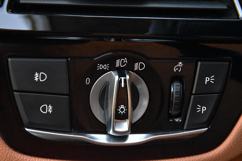 BMW Řada 5 530i xDrive LUXURY LINE,LED,ČR - fotka 12 z 50