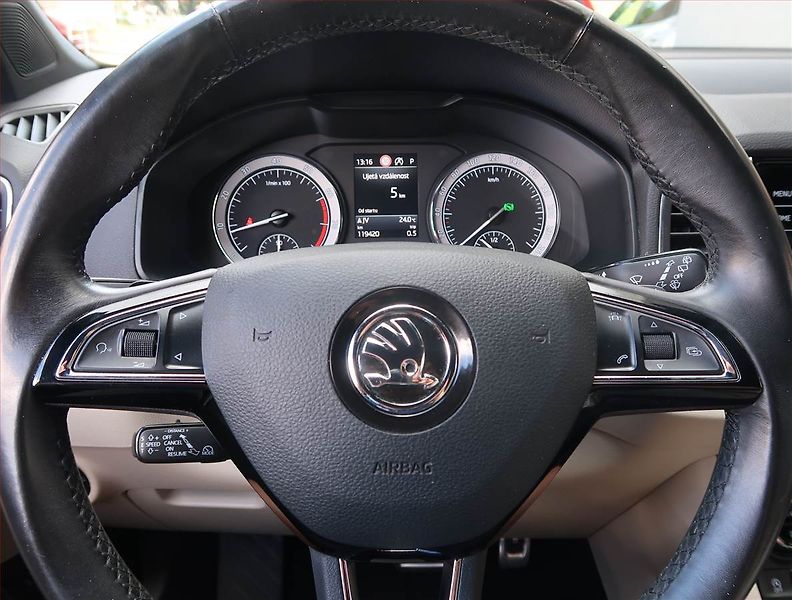 Škoda Karoq (2017) Style Plus 1.5 TSI - fotka 16 z 26