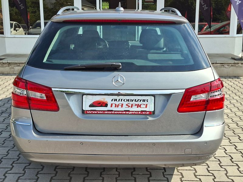 Mercedes-Benz Třídy E (2011) E 250 CDI 150kW 4MATIC - fotka 7 z 41