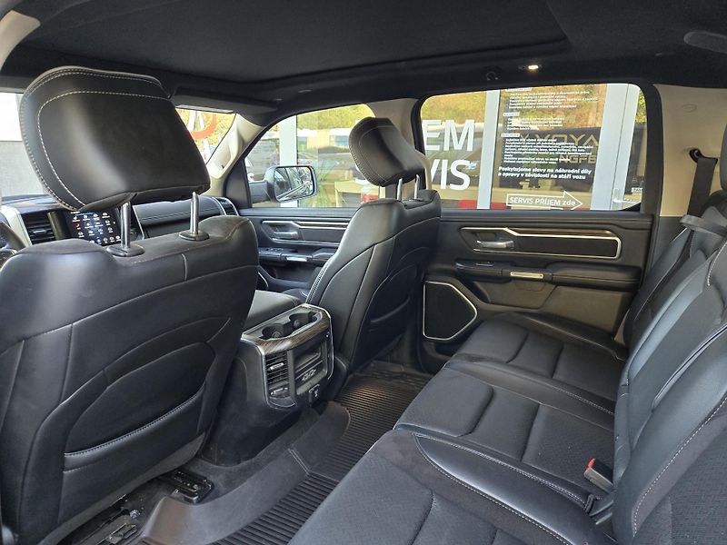 RAM 1500 (2020) LARAMIE 5.7HEMI  - fotka 12 z 18