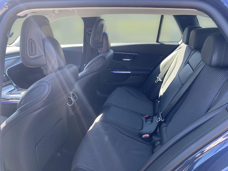 Mercedes-Benz Třídy C C 220 d 4MATIC AVANTGARDE - fotka 15 z 26