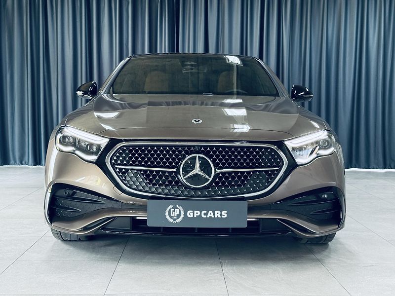 Mercedes-Benz Třídy E (2025) 220d*AMG*4M*AIR*NAT.NAP*PANO - fotka 2 z 46