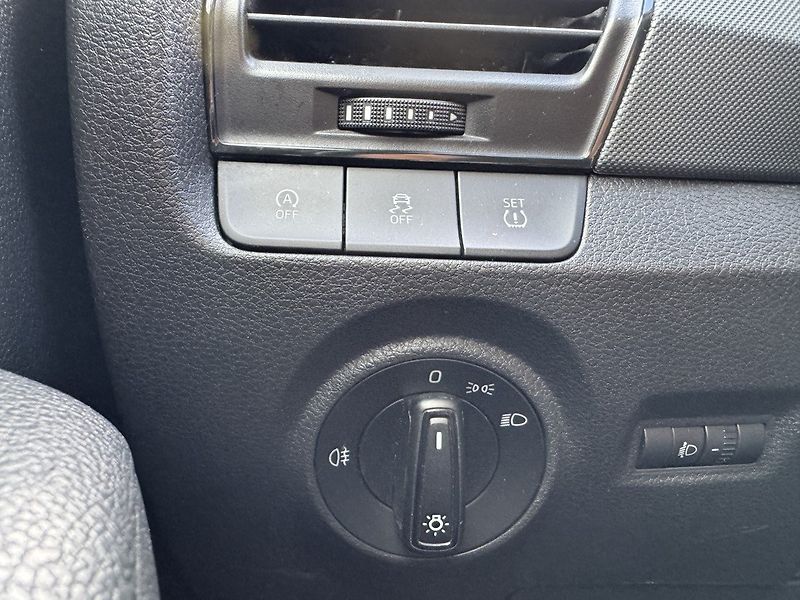 Škoda Fabia (2016) 1.2TSi Active Klimatizace - fotka 9 z 50
