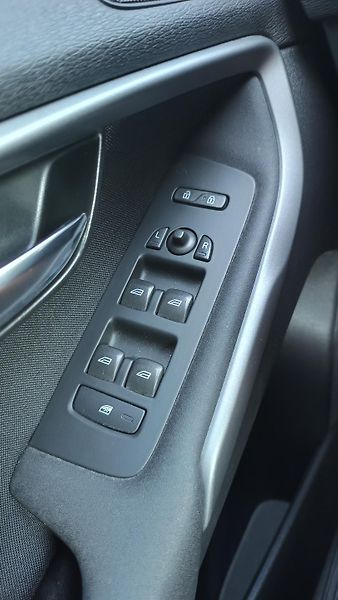 Volvo V40 (2017) Cross Country, nez. topení, TZ - fotka 15 z 28