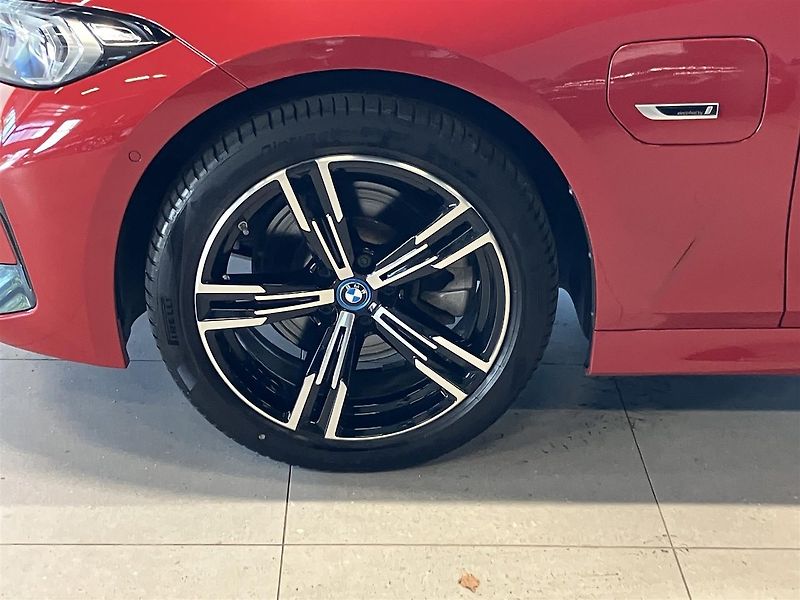 BMW Řada 3 330e xDrive M-Sport ACC Kam Ta - fotka 3 z 13