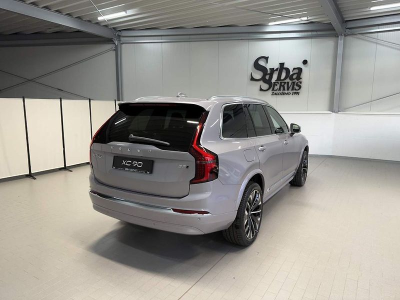 Volvo XC90 (2026) B5 2.0L 250+14k AT8 AWD PLUS B - fotka 4 z 6