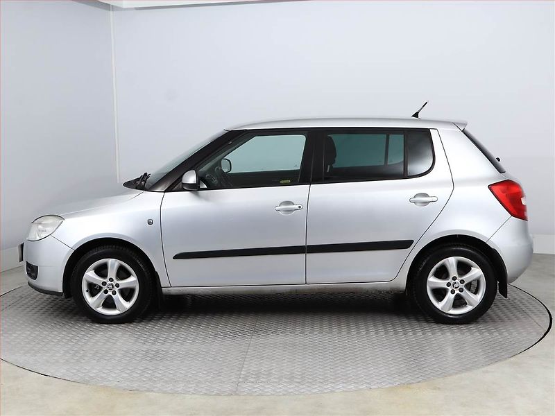 Škoda Fabia (2008) 1.2 12V, po STK, dobrý stav - fotka 3 z 14