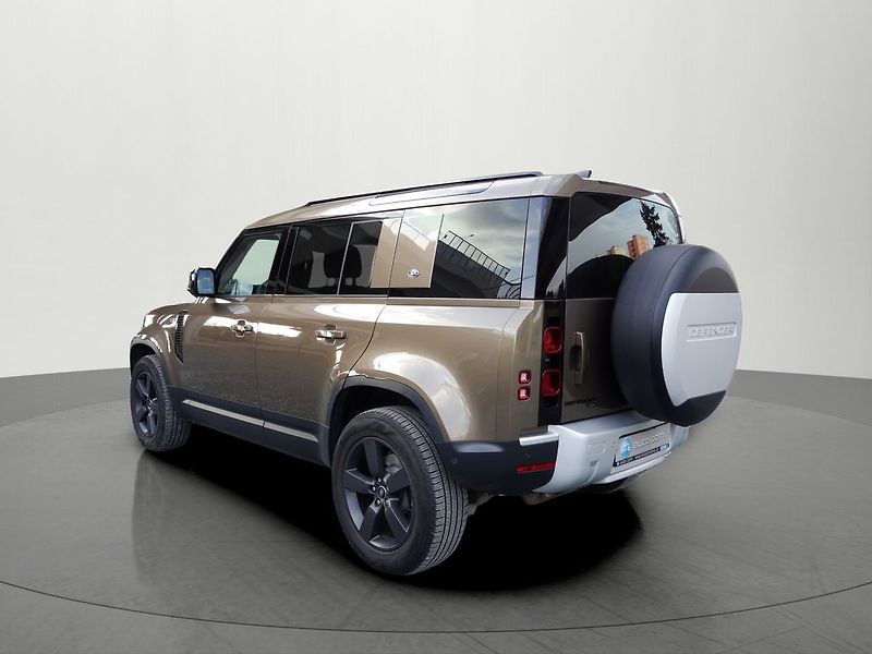 Land Rover Defender 110 D300 221kW Black Packet ČR - fotka 3 z 33