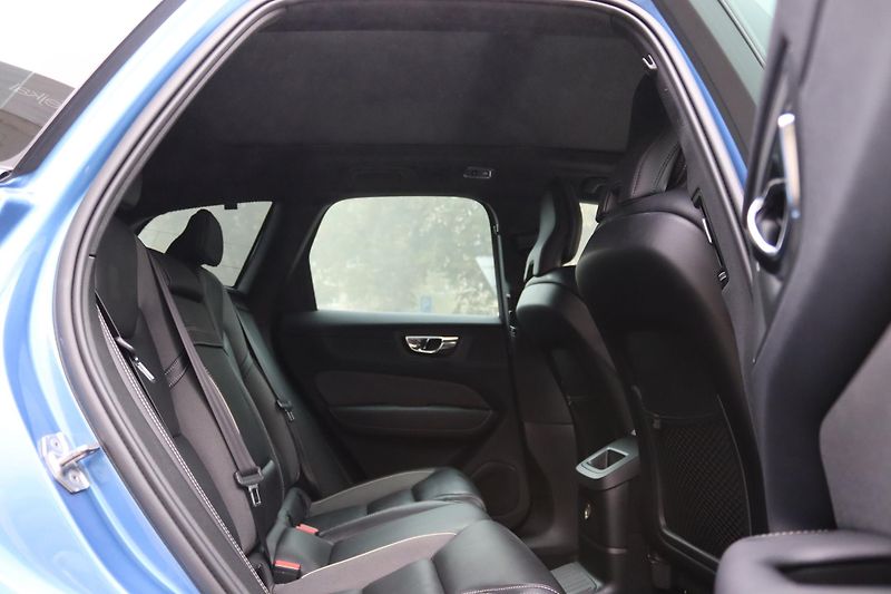 Volvo XC60 VOLVO XC60 T8 TWIN ENGINE R-DE - fotka 28 z 35