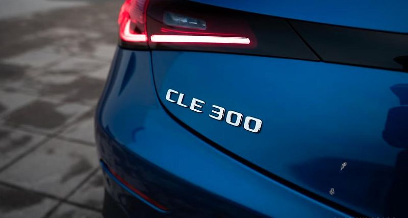 Mercedes-Benz CLE 300 4M AMG 360k Světlý inter.  - fotka 18 z 21