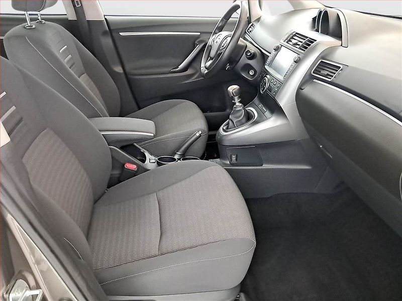 Toyota Verso (2016) 1.6 D-4D, Serv.kniha, Navi - fotka 9 z 20
