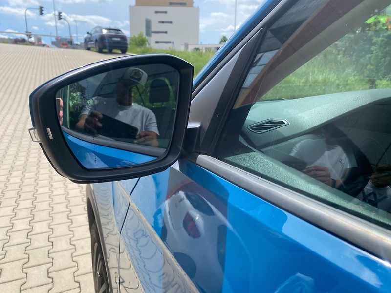 Volkswagen T-Cross (2019) TSi SERVIS TOP STAV - fotka 17 z 17