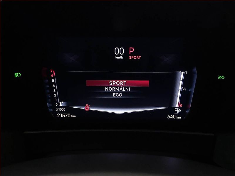 DS Automobiles DS4 (2023) Performance Line + 1.6 PureTec - fotka 19 z 21