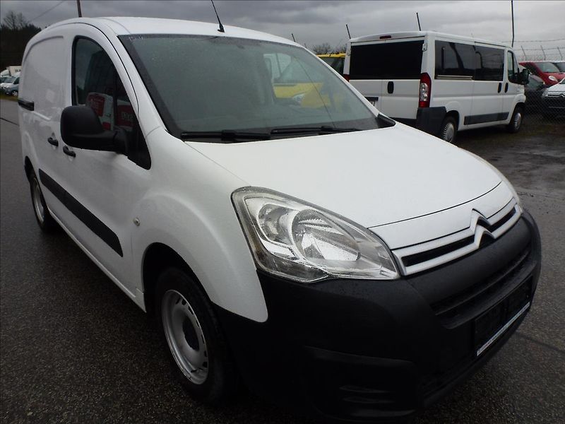 Citroën Berlingo 1,6 HDI 3míst Tažné,Klima,Temp - fotka 4 z 49