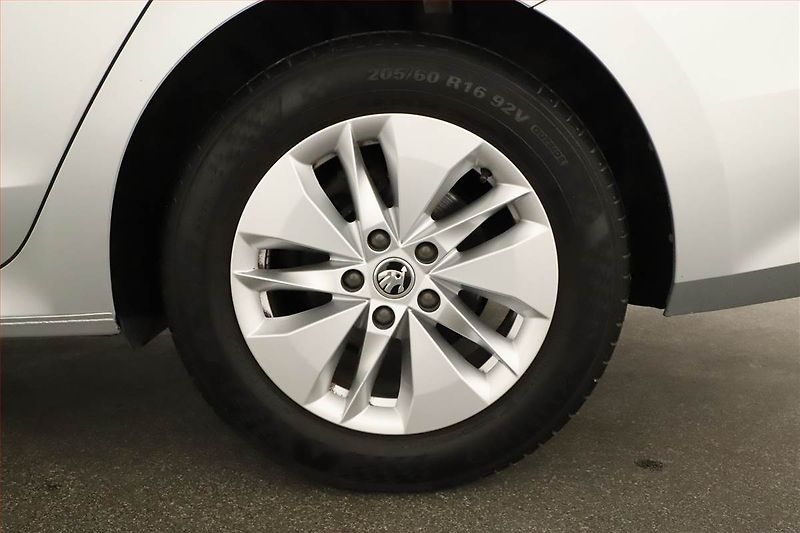 Škoda Octavia (2023) Ambition 2.0 TDI, ČR,1.maj - fotka 11 z 16
