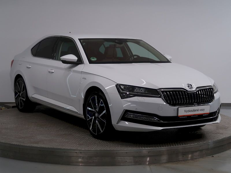 Škoda Superb (2024) LAURIN&KLEMENT 2.0TDI 147KW 4x - fotka 6 z 43