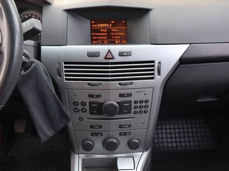 Opel Astra (2011) 1.4 16V, Tempomat - fotka 12 z 14