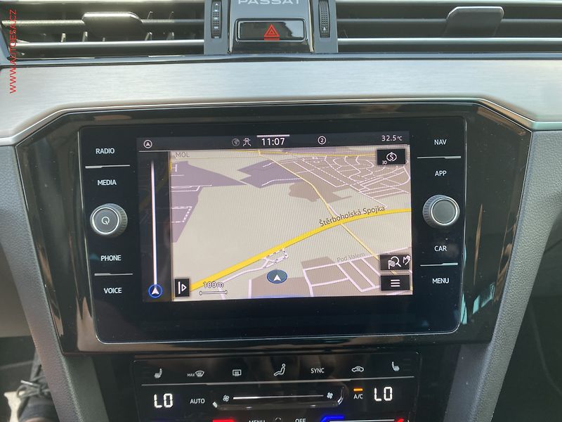 Volkswagen Passat (2020) 2.0 TDi, Elegance, DSG, LED - fotka 19 z 20