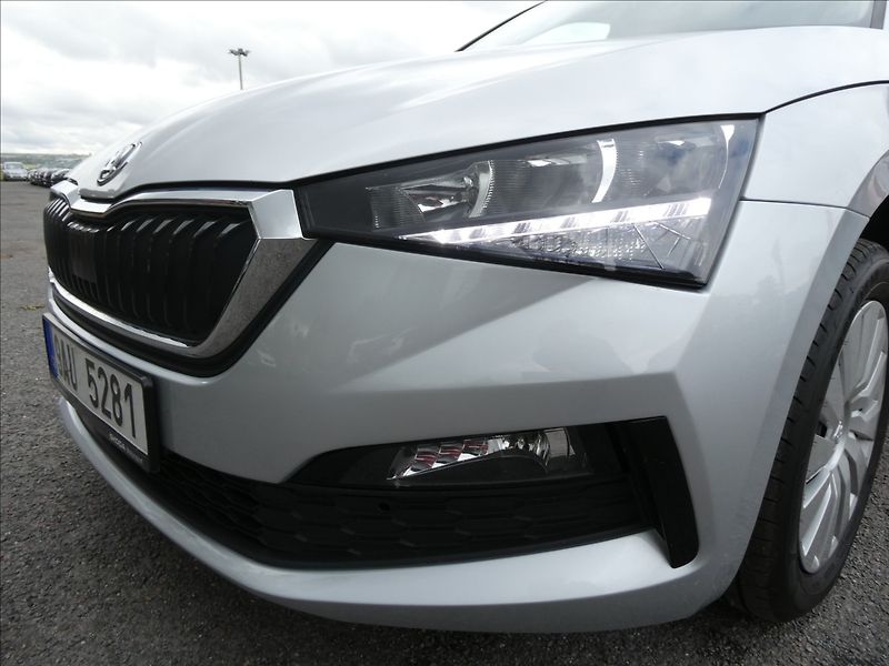Škoda Scala 1,0 TSi 70kW ČR, DPH, klima - fotka 4 z 38