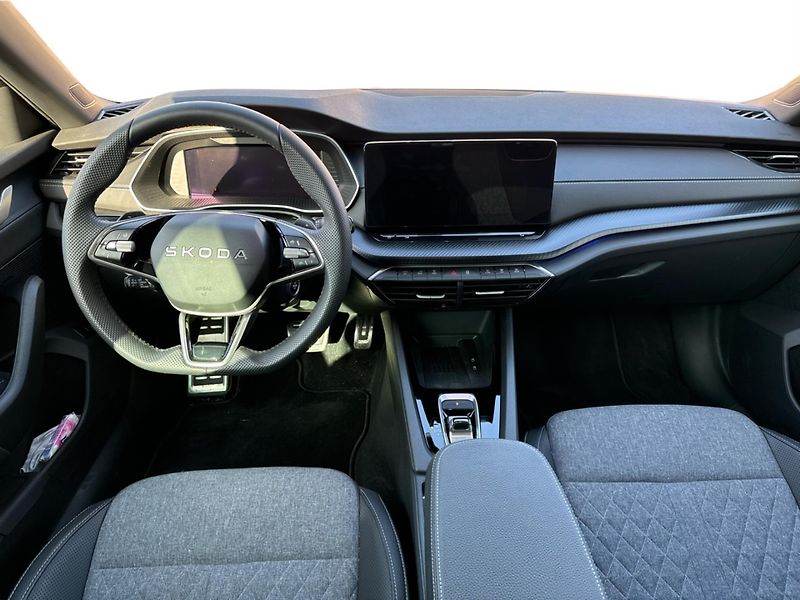 Škoda Octavia 2,0 TDI 110kW DSG SPORTLINE - fotka 10 z 23