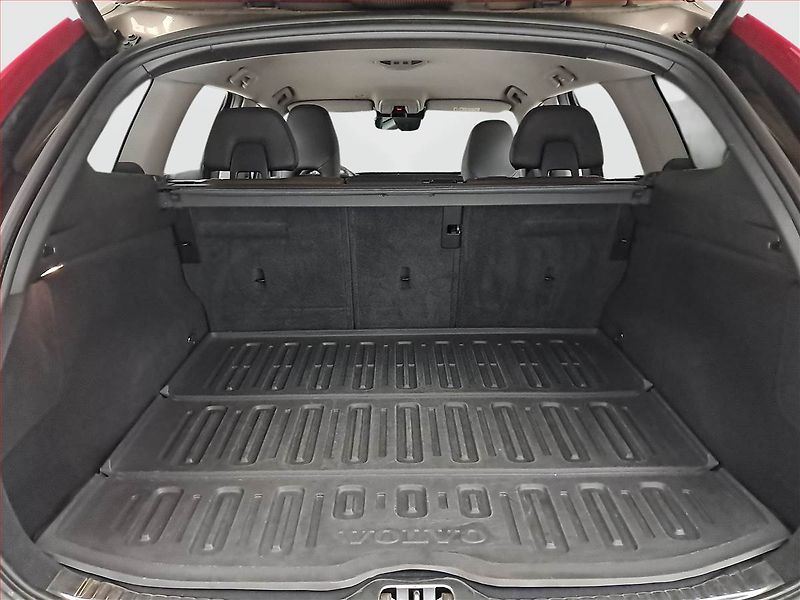 Volvo XC60 (2015) D4, 4X4, Automat, ČR,1.maj - fotka 14 z 19