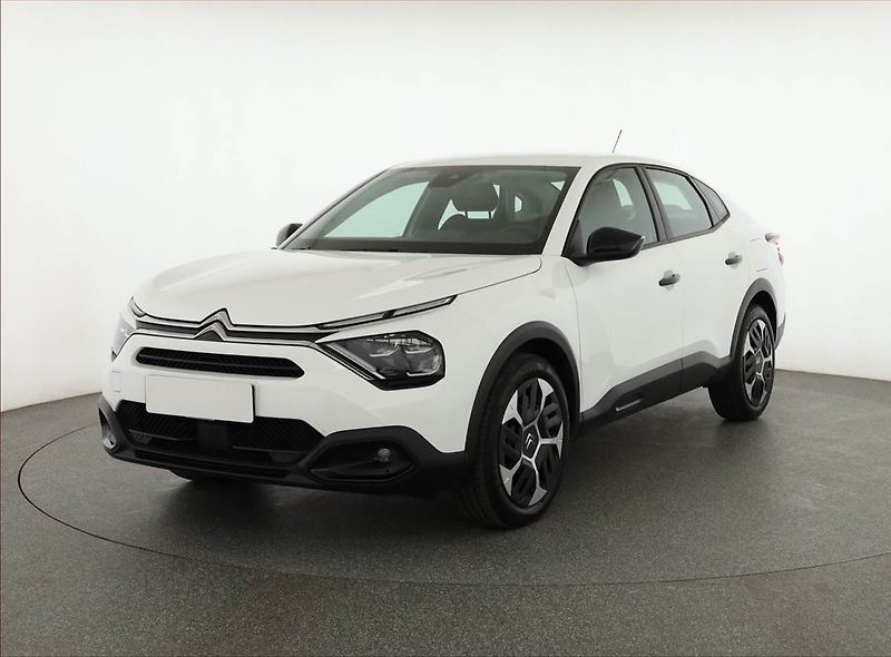 Citroën C4 X (2024) Feel 1.2 PureTech, ČR,1.maj - fotka 2 z 16